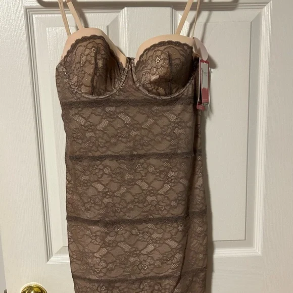 Beautiful Skinny Girl Shapper. - Picture 2 of 3